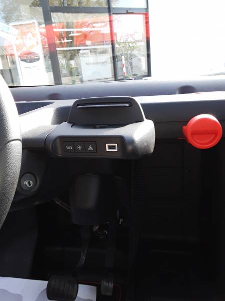 1 pince support pour smatphone + port USB