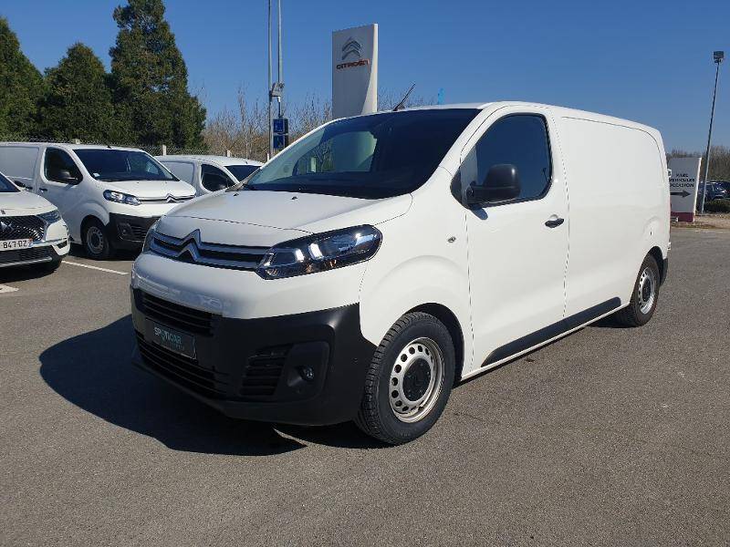 Véhicule utilitaire à Roquettes