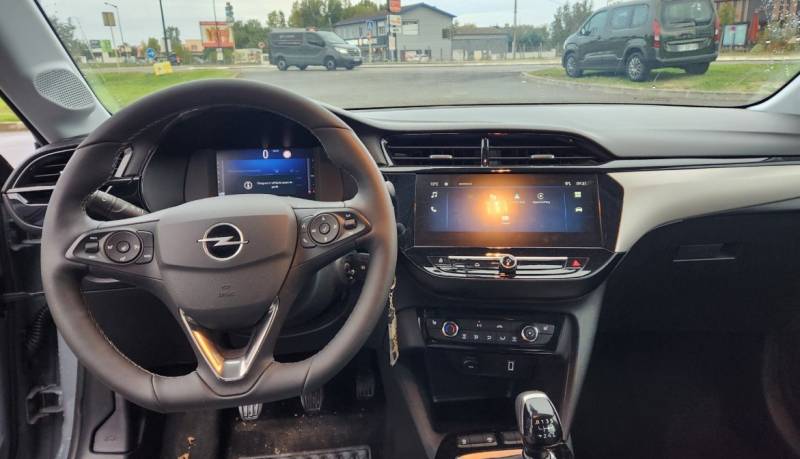 A vendre : Opel Corsa occasion essence 75ch de 2024 peu de kilomètrée idéal pour les trajets du quotidien au garage Dubreil Automobiles à Auterive dans la région Toulousaine.