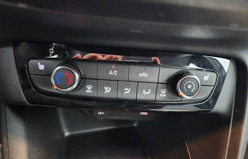 A vendre : Opel Corsa occasion essence 75ch de 2024 peu de kilomètrée idéal pour les trajets du quotidien au garage Dubreil Automobiles à Auterive dans la région Toulousaine.