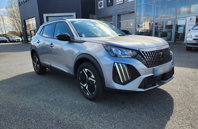 A vendre, Peugeot 2008 Hybrid 136 e-DCS6 Allure avec faible kilométrage chez Dubreil Automobiles à Auterive