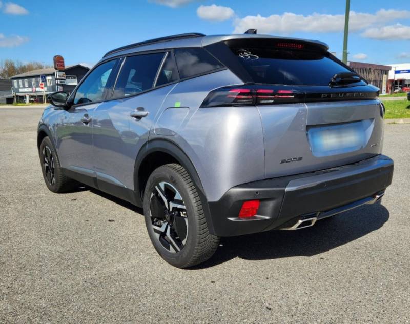 A vendre, Peugeot 2008 Hybrid 136 e-DCS6 Allure avec faible kilométrage chez Dubreil Automobiles à Auterive