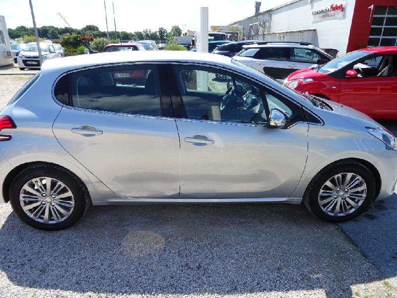 PEUGEOT 208 1.6 BlueHDi 100ch Allure 5p