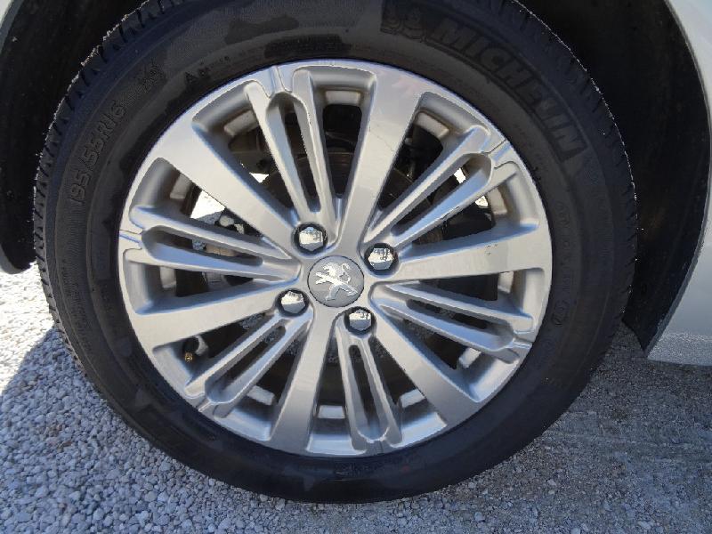 PEUGEOT 208 1.6 BlueHDi 100ch Allure 5p