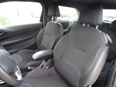 A vendre DS3 d'occasion noir/blanc puretech 82cv à moins de 15000€ de 2018