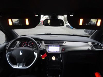 A vendre DS3 d'occasion noir/blanc puretech 82cv à moins de 15000€ de 2018