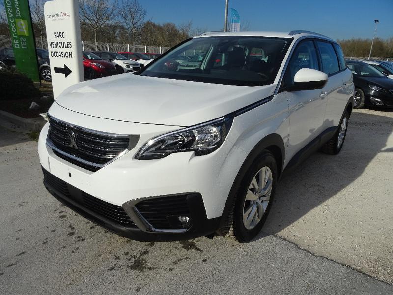à vendre acheter occasion récente Peugeot 5008 7 places diesel boite automatique blanc à Roquettes ou Auterive dans le 31