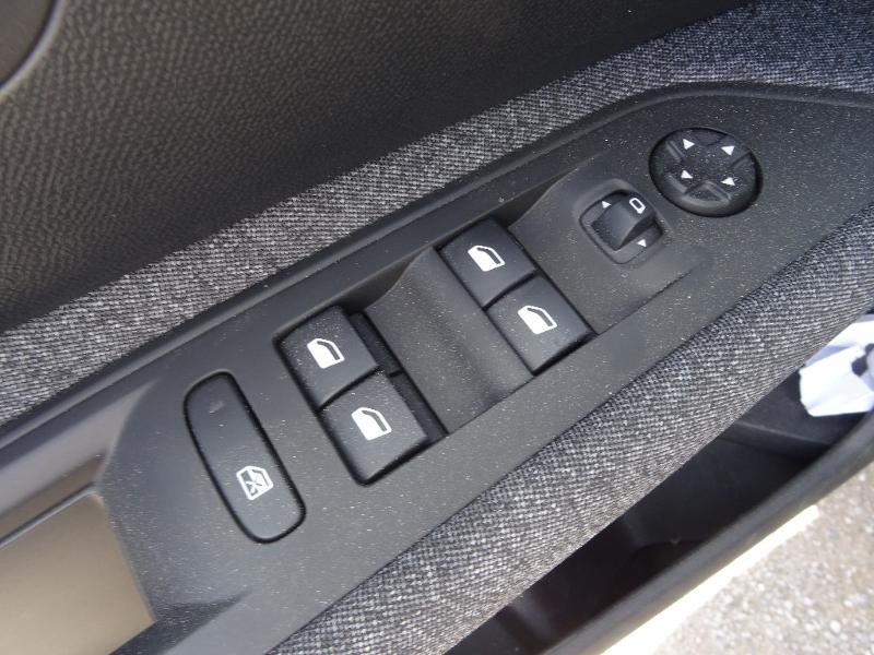 PEUGEOT 3008 1.2 PureTech 130ch Active Business S&S