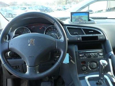 Peugeot 3008 1.6 e-HDi 115ch FAP BMP6 BLUE LION Business Pack