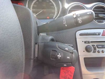 Peugeot 308 SW 1.6 HDi 110ch FAP BVM6 BLUE LION Confort Pack