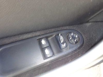 Peugeot 308 SW 1.6 HDi 110ch FAP BVM6 BLUE LION Confort Pack