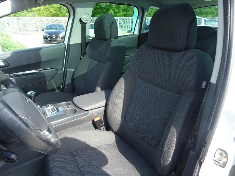 PEUGEOT 3008 1.6 HDi112 FAP Allure