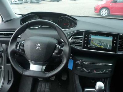 Peugeot 308 II 1.6 BlueHDi 120ch S&S BVM6 Série Spéciale Style
