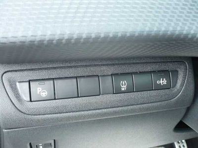 Peugeot 2008 1.6 VTi 120ch BVM5 Féline Titane