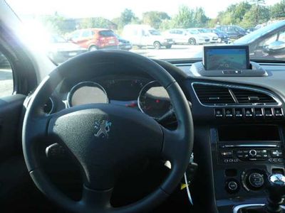Peugeot 3008 1.6 HDi 115ch FAP Business Pack