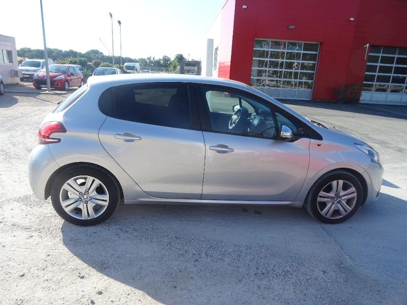 PEUGEOT 208 1.6 BlueHDi 75ch Style 5p