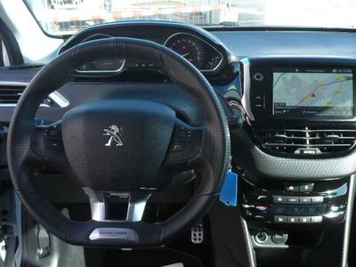 Peugeot 208 1.6 BlueHDi 100ch BVM5 Roland Garros