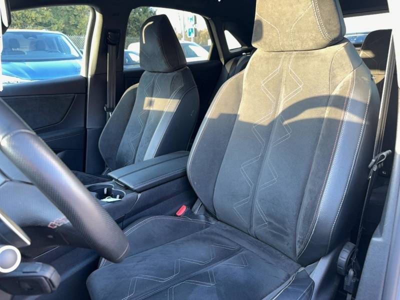 DS7 essence boite auto, performance line 130ch, boite automatique à vendre au garage Bouscatel à Roquettes au sud de Toulouse.