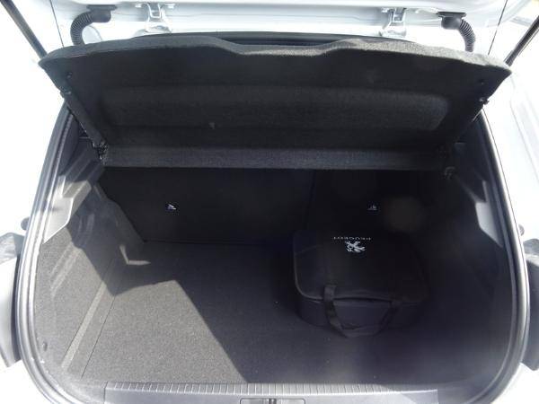 Acheter une e-208 blanche d'occasion allure business électrique à Toulouse en Haute Garonne