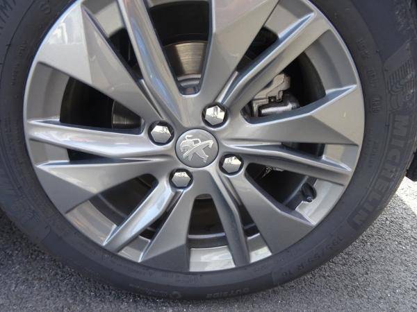 Acheter une e-208 blanche d'occasion allure business électrique à Toulouse en Haute Garonne