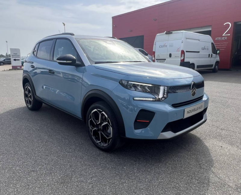A vendre, nouvelle Citroën C3 essence 100ch peu kilométré et disponible rapidement au garage Bouscatel à Roquettes au sud de Toulouse